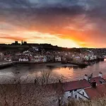 The Witching Post Couette-café